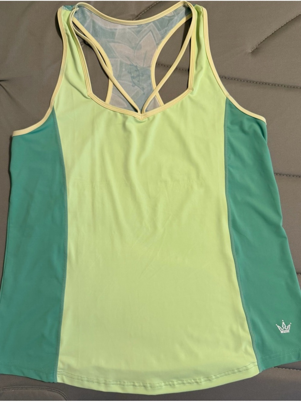 Crowned Athletics lily pad flow tank L